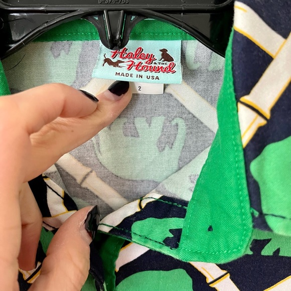 EUC 🐘 amazing blue and green elephant shirt dress - Picture 5 of 6